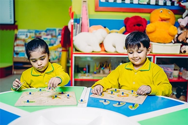 Makoons World School